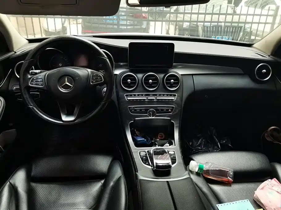 Mercedes-Benz C-Class — миниатюра 12