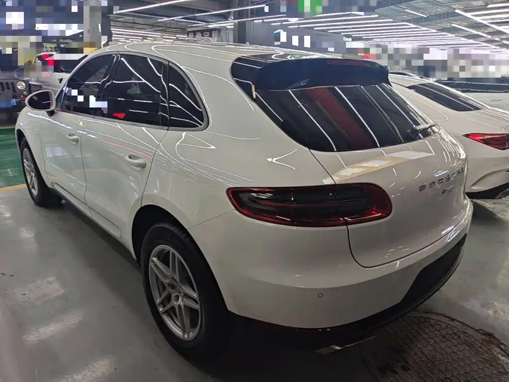 Porsche Macan — миниатюра 5