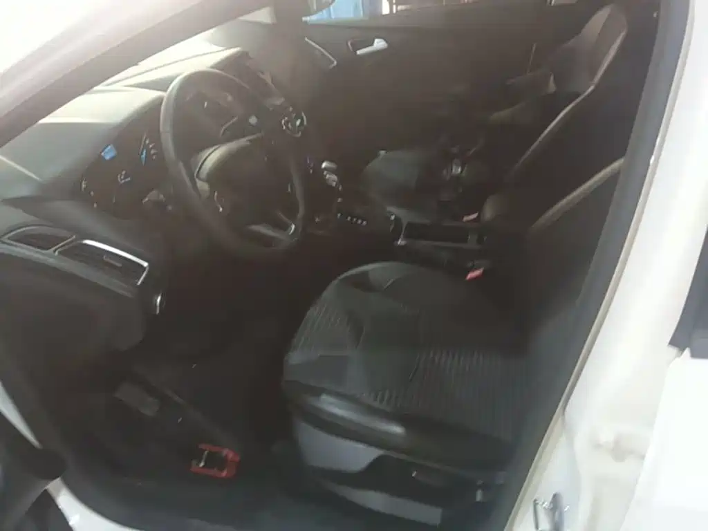 Ford Focus — миниатюра 15