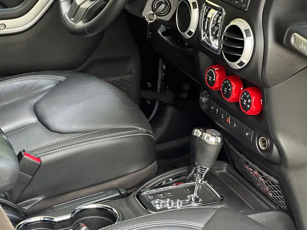 Jeep Wrangler — миниатюра 13