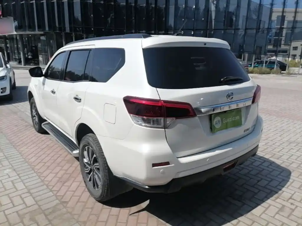 Nissan Terra — миниатюра 5