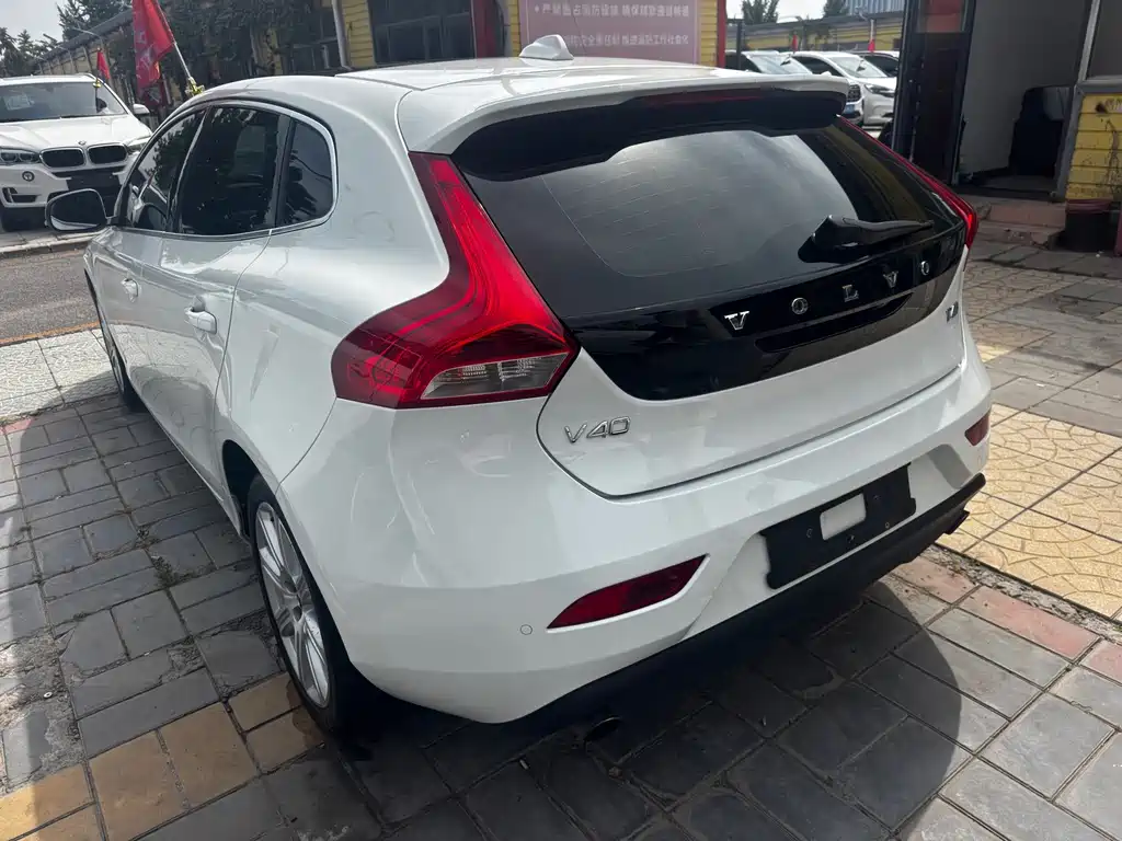 Volvo V40 — миниатюра 10