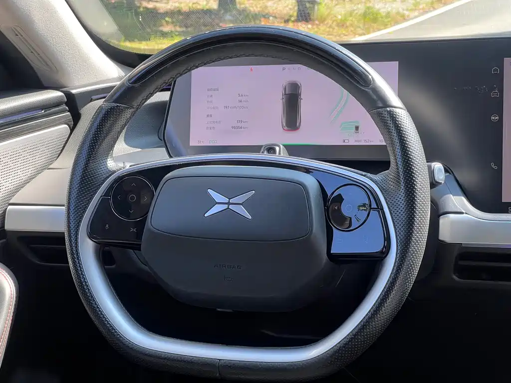 XPeng P7 — миниатюра 13