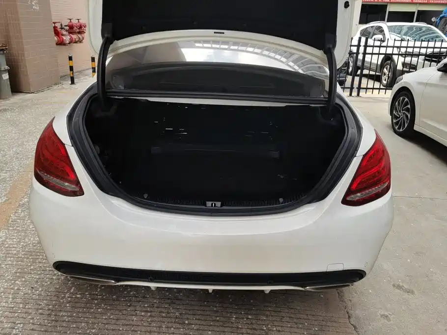 Mercedes-Benz C-Class — миниатюра 4