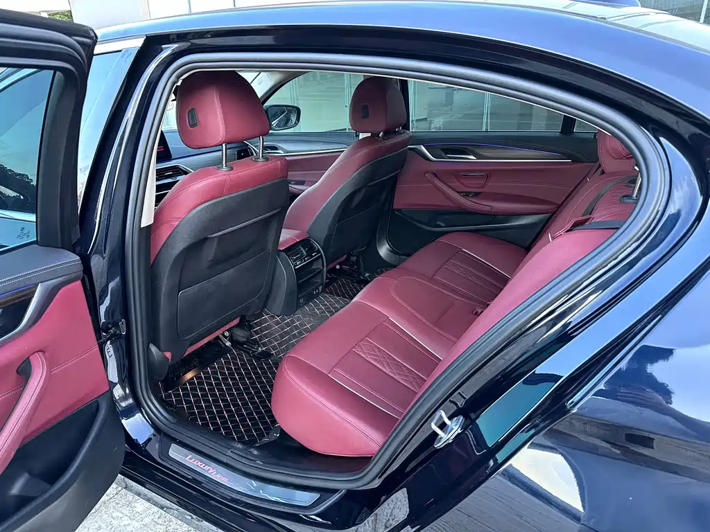 BMW 5 Series — миниатюра 5