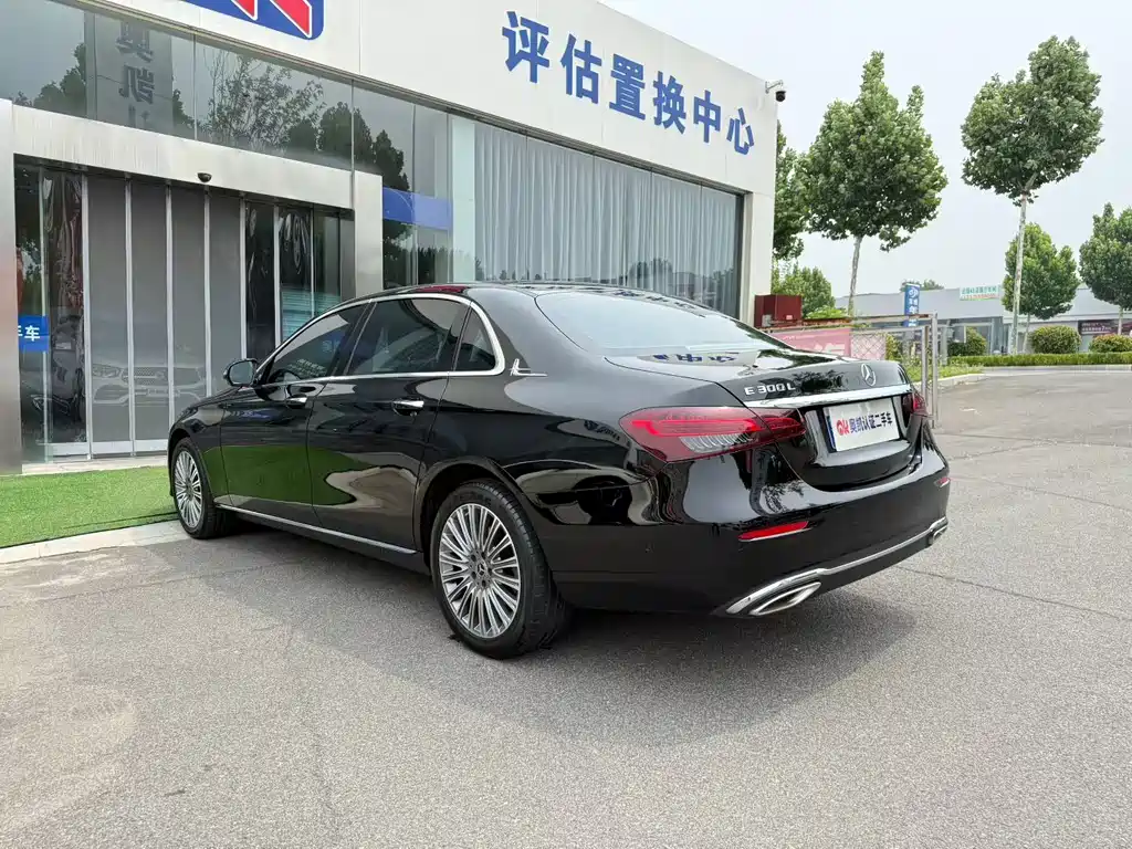 Mercedes-Benz E-Class E 2023 E 300 L Fashion