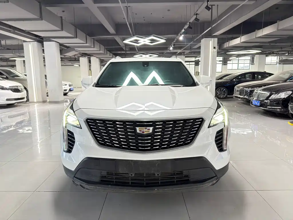 CADILLAC XT4