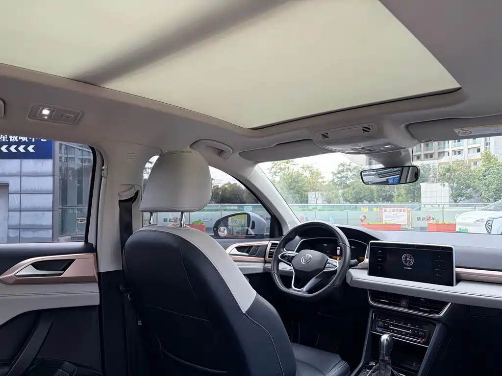 Volkswagen Tharu — миниатюра 7