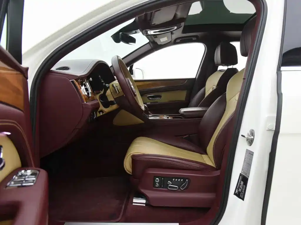 Bentley Bentayga 4.0T V8, фото 7