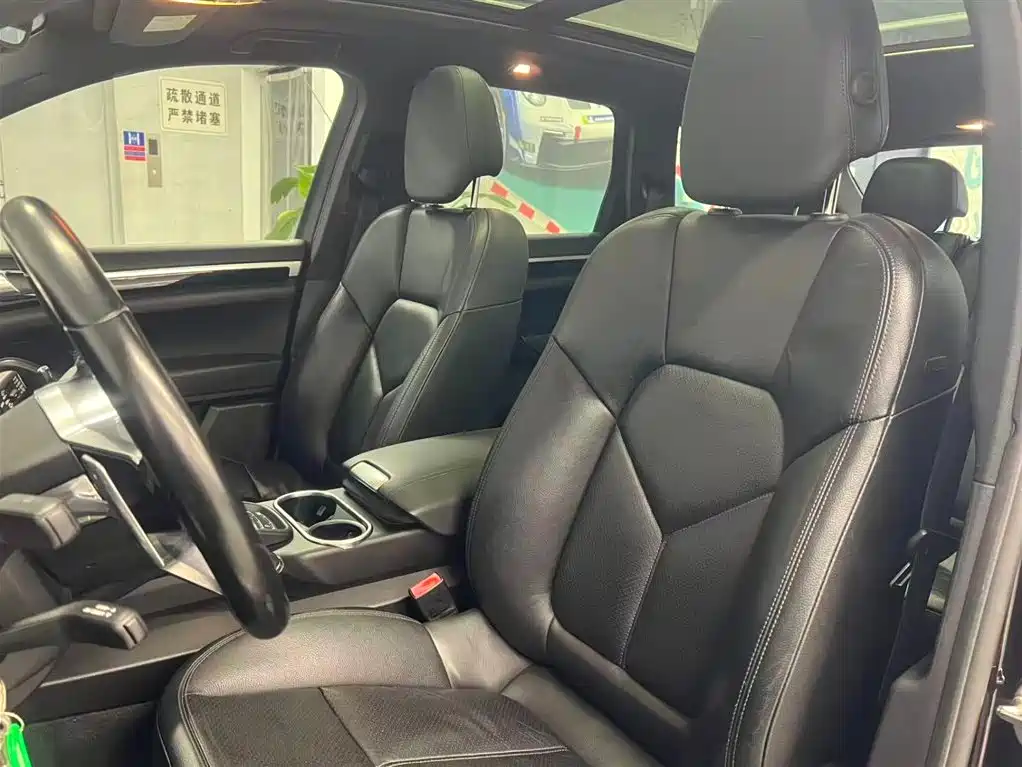 Porsche Cayenne — миниатюра 13