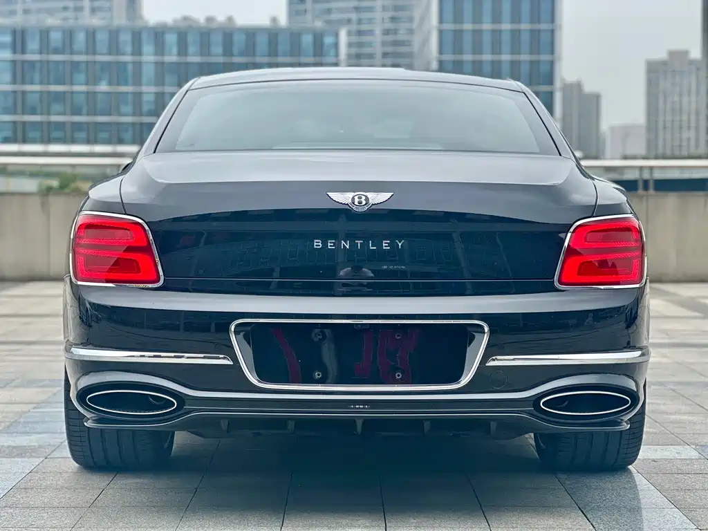 Bentley Flying Spur PHEV — миниатюра 18