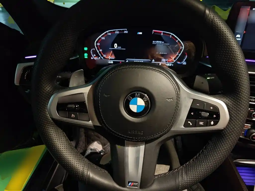 BMW 5 Series — миниатюра 7