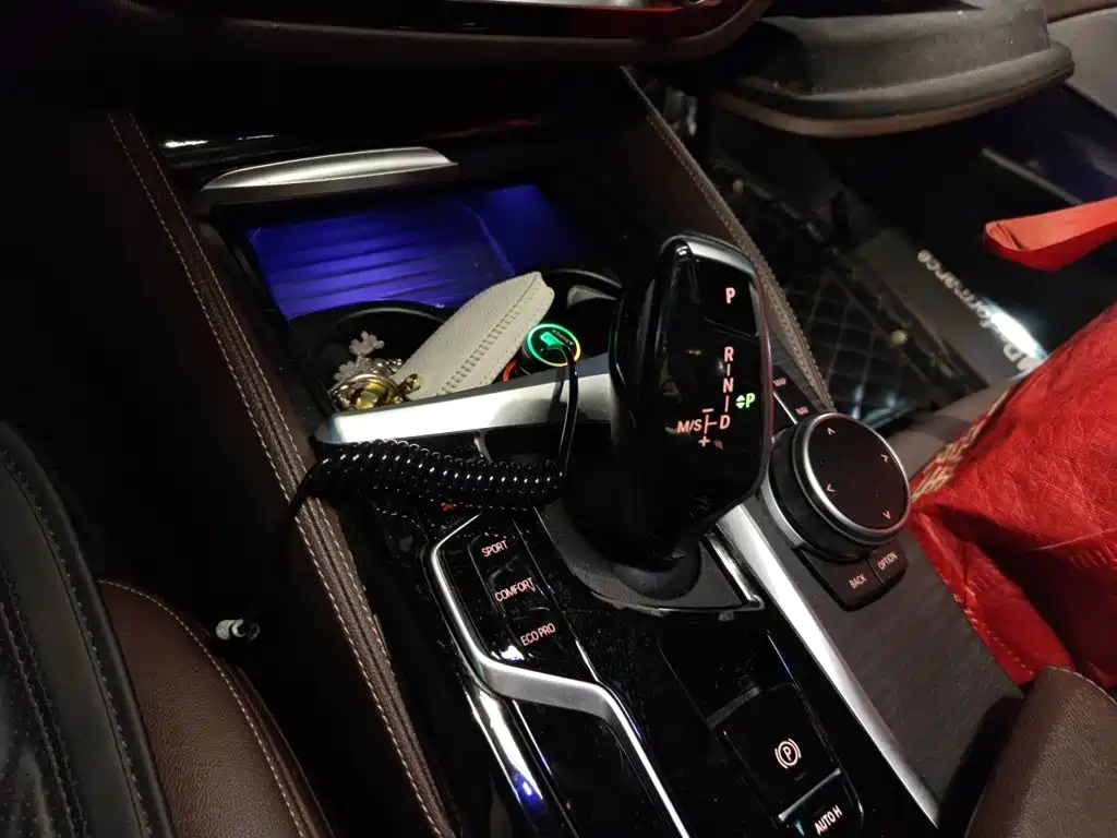 BMW 5 Series — миниатюра 11