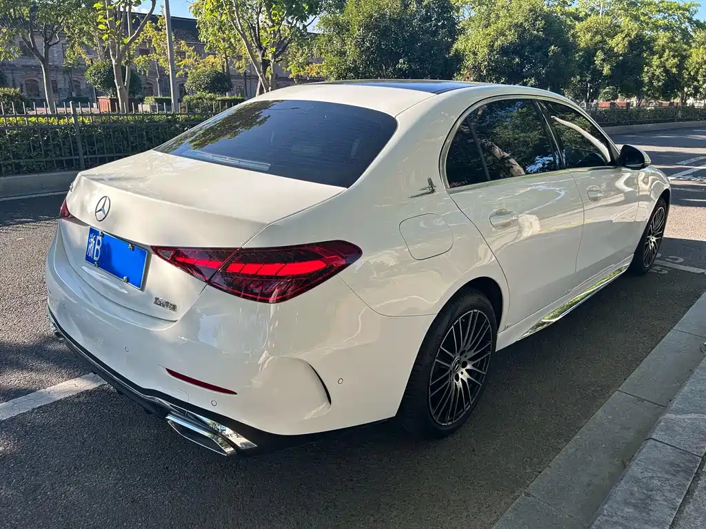 Mercedes-Benz C-Class — миниатюра 13