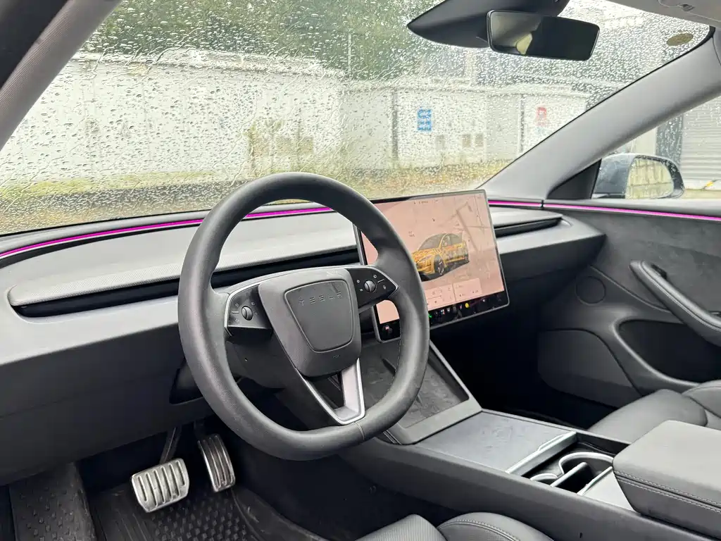 Tesla Model 3 — миниатюра 6