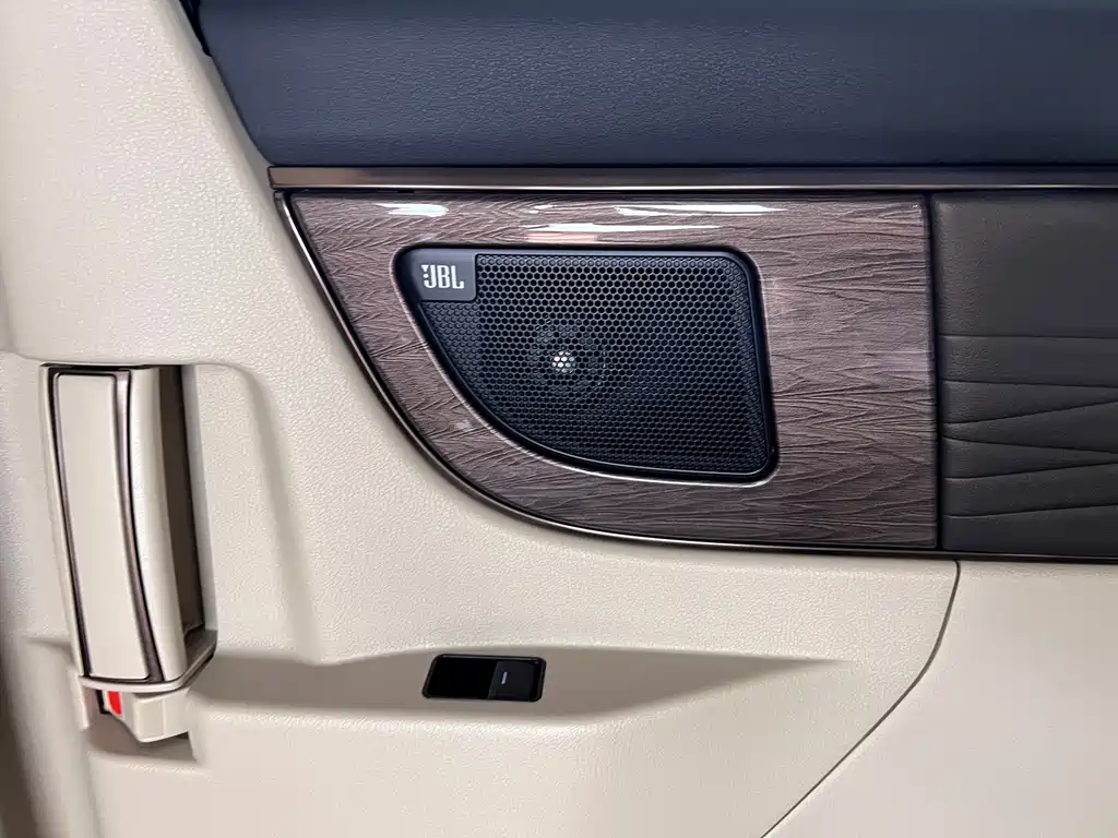 Toyota Alphard — фотографии объявления, Фото 30