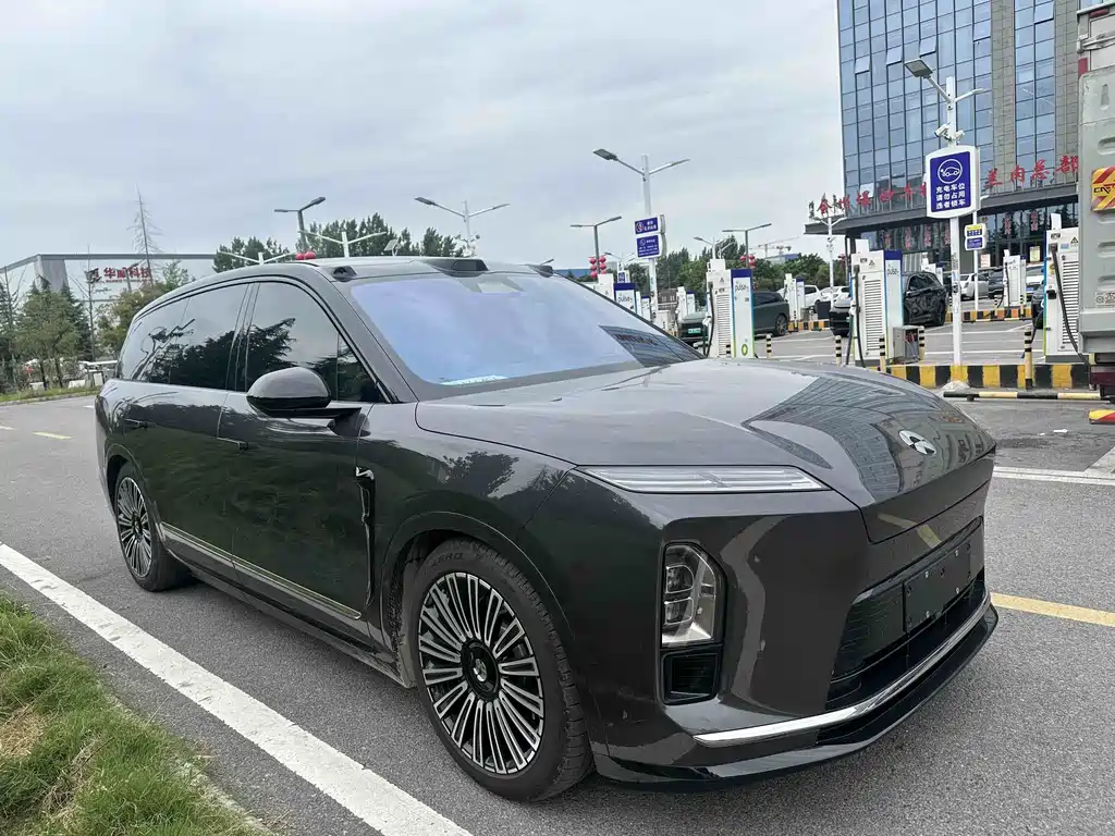 NIO ES8 2026 мест Executive Luxury