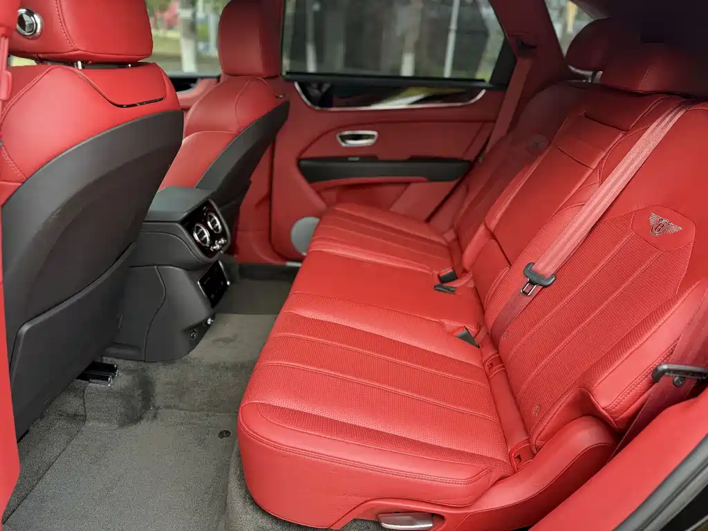 Bentley Bentayga — миниатюра 9