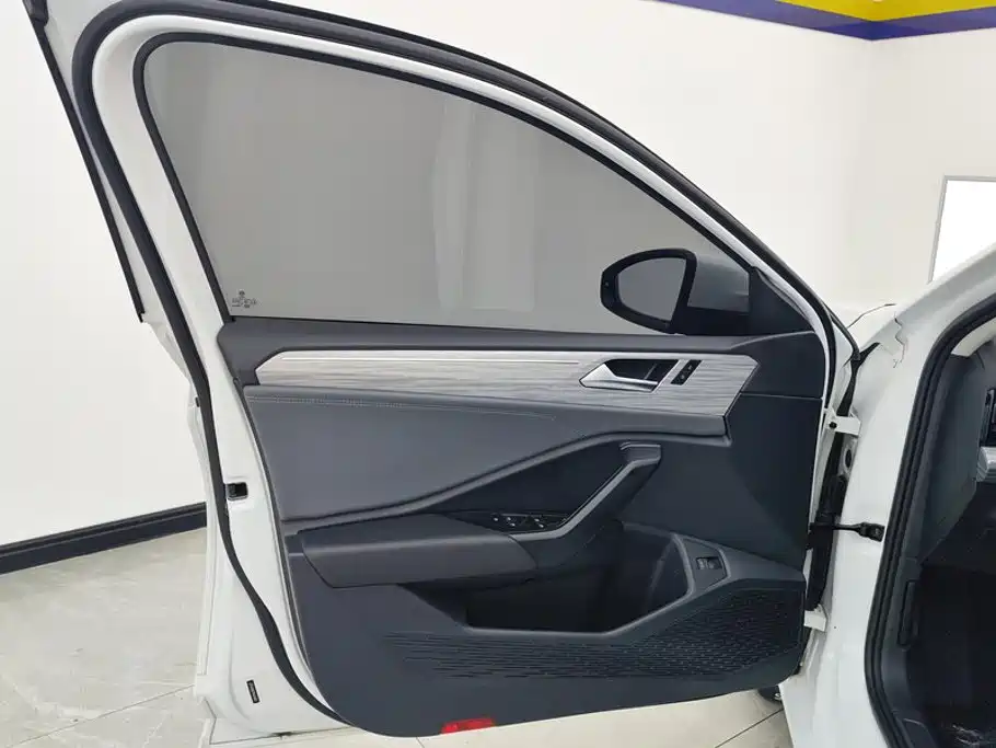 Volkswagen Sagitar — миниатюра 7