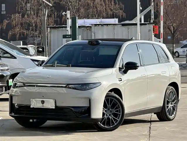 ZERO-RUNNING CAR ZERO RUN C10 2024