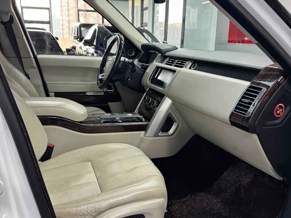 Land Rover Range Rover — миниатюра 4