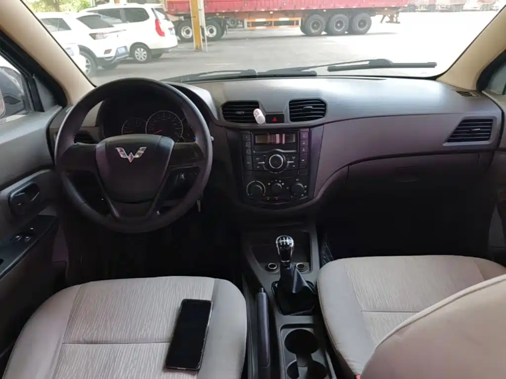 Wuling Hongguang — миниатюра 10