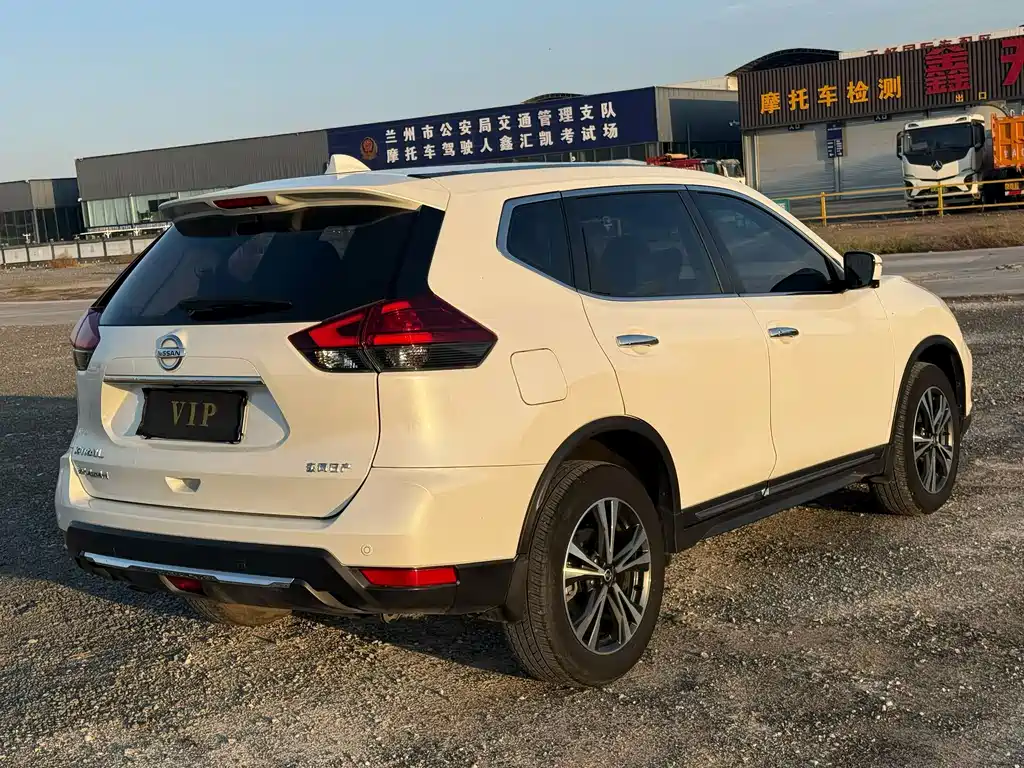 Nissan X-Trail — миниатюра 6