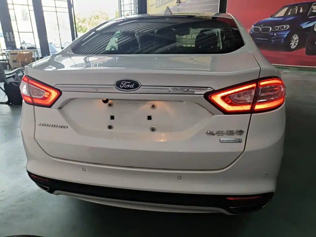 Ford Mondeo — миниатюра 6