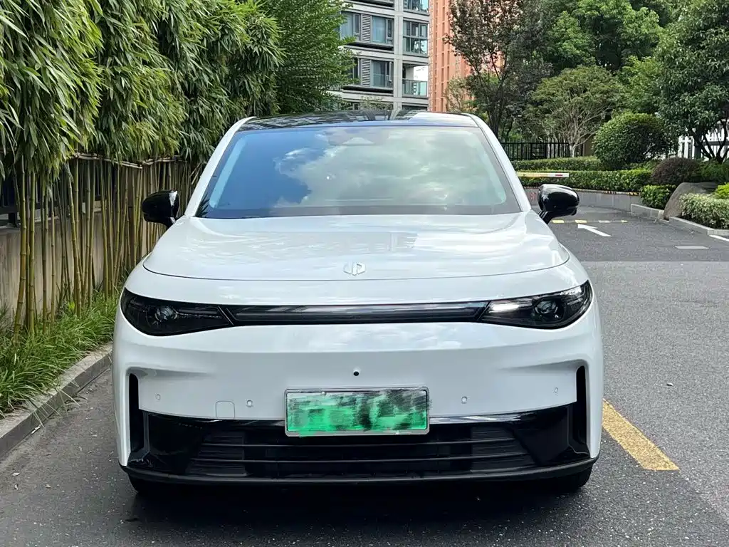 Leapmotor Leapmotor C10 — миниатюра 2