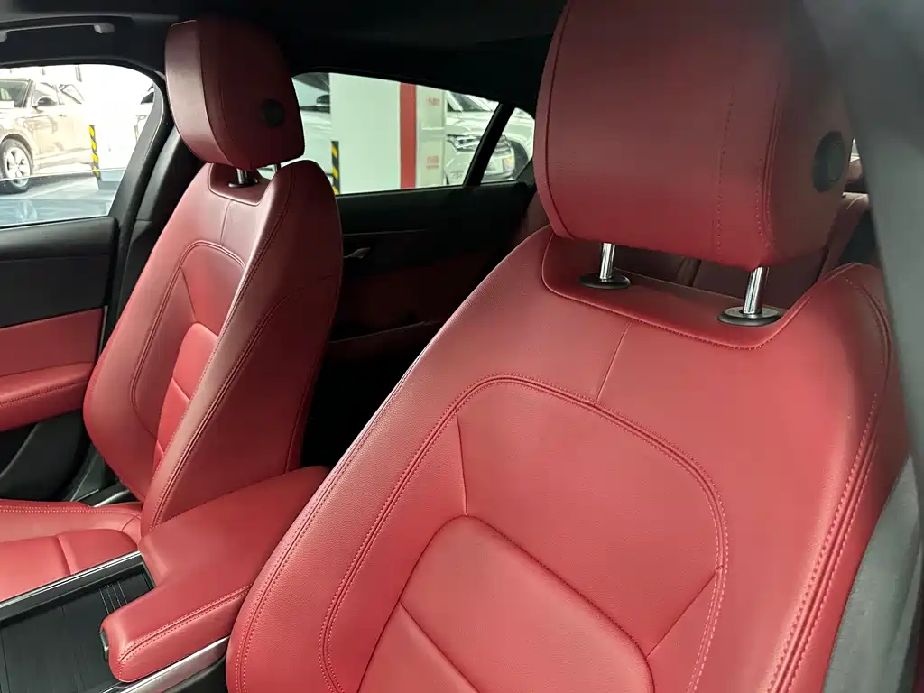 Jaguar XEL — миниатюра 6