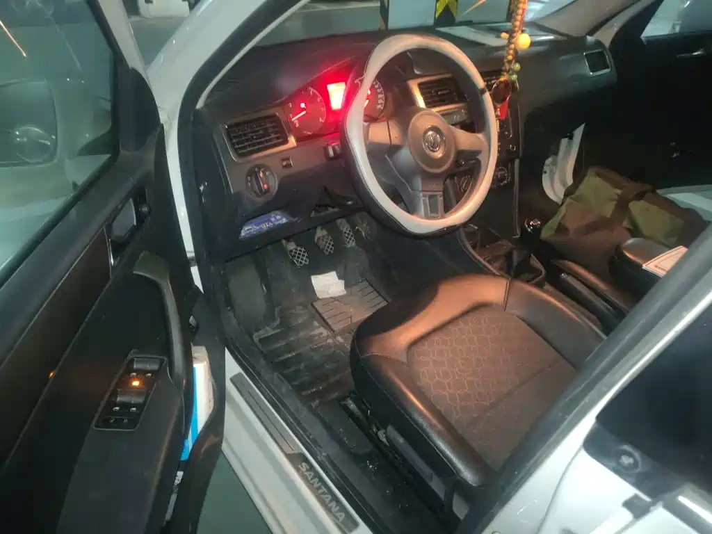 Volkswagen Santana — миниатюра 17