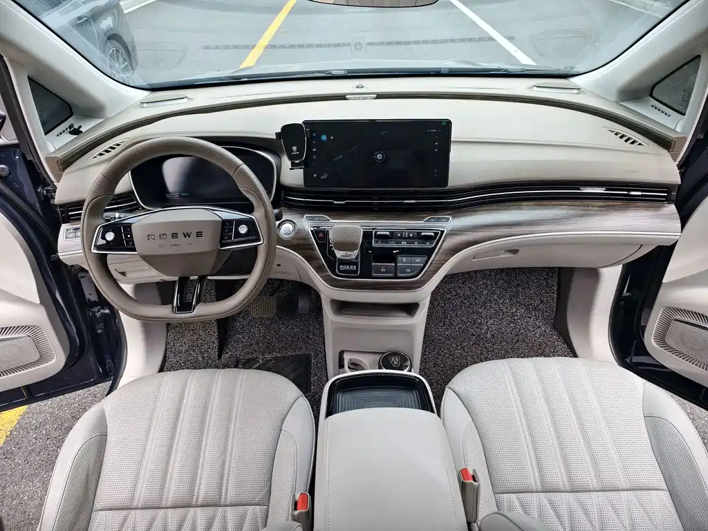 Roewe iMAX8 New Energy — миниатюра 13