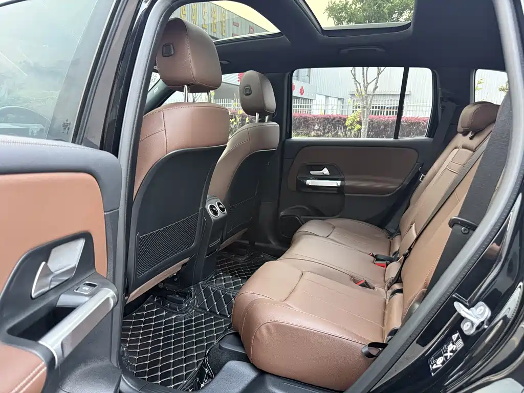 Mercedes-Benz GLB — миниатюра 9