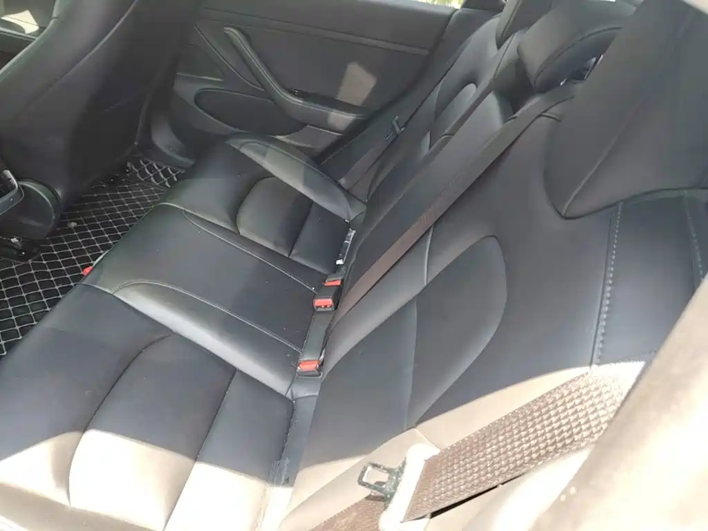 Tesla Model 3 — миниатюра 17