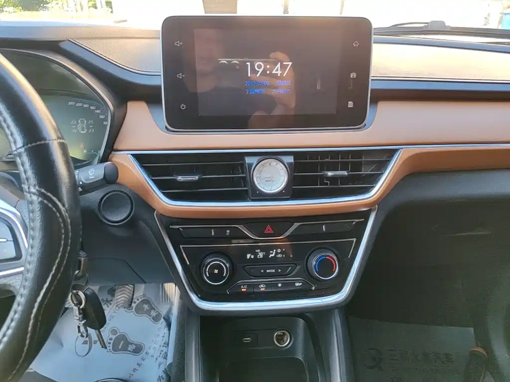 Wuling Hongguang S3 — миниатюра 13