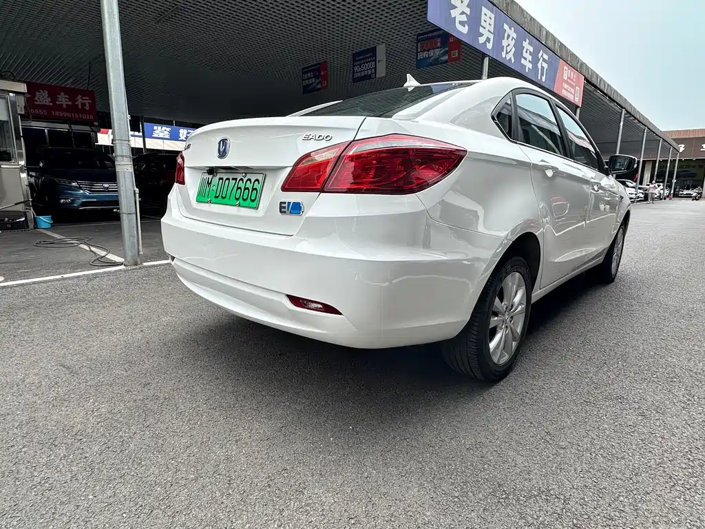 Changan Eado New Energy — миниатюра 7