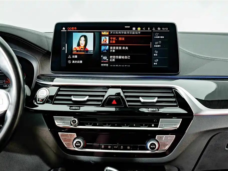 BMW 5 Series — миниатюра 13