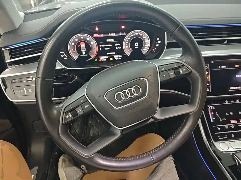 Audi A8 — миниатюра 11