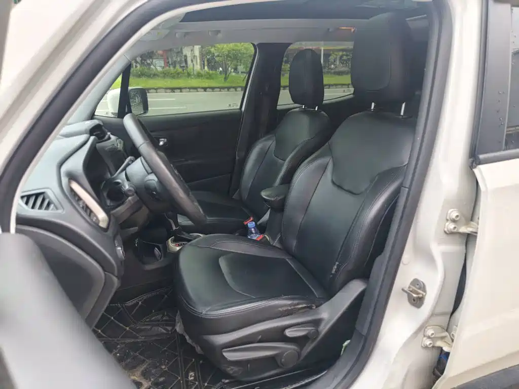 Jeep Renegade — миниатюра 2