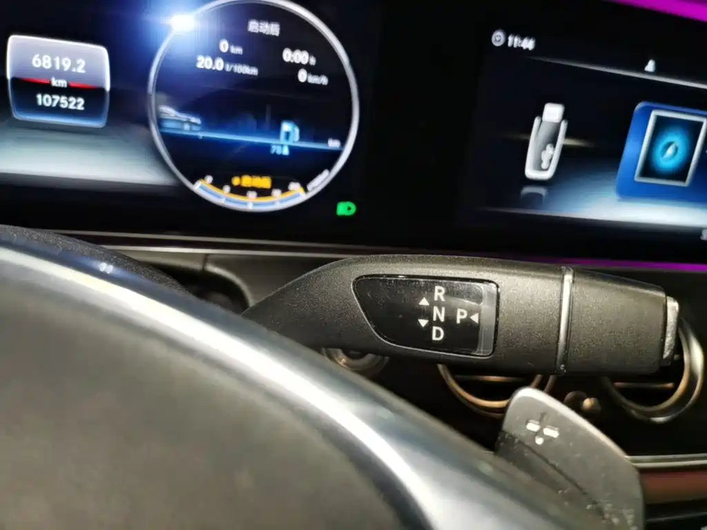 Mercedes-Benz E-Class — миниатюра 14