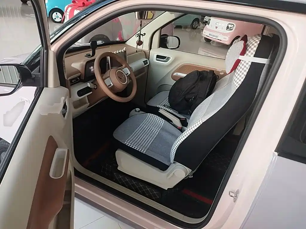 Wuling MINIEV — миниатюра 16