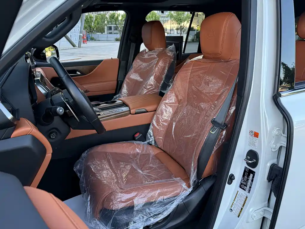 Lexus LX — миниатюра 6