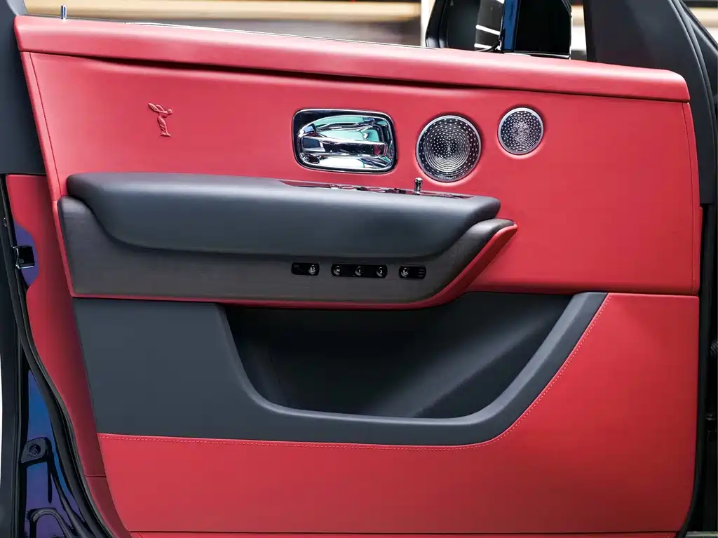 Rolls-Royce Cullinan — миниатюра 8