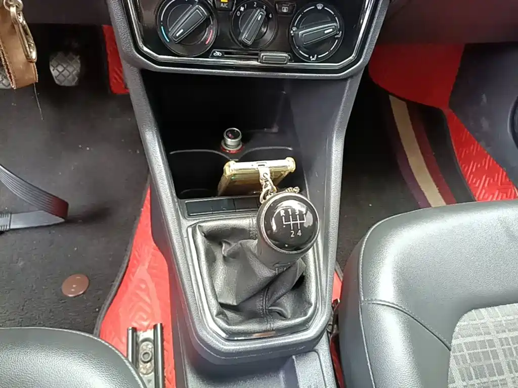 Volkswagen Jetta — миниатюра 14