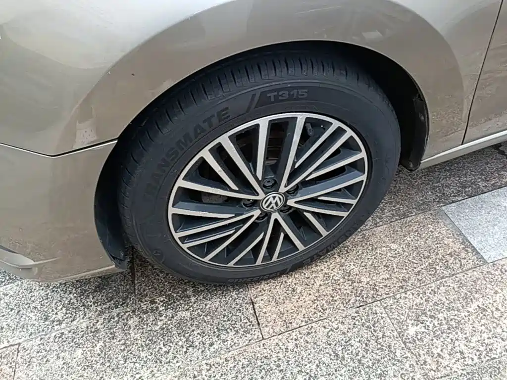 Volkswagen Jetta — миниатюра 23
