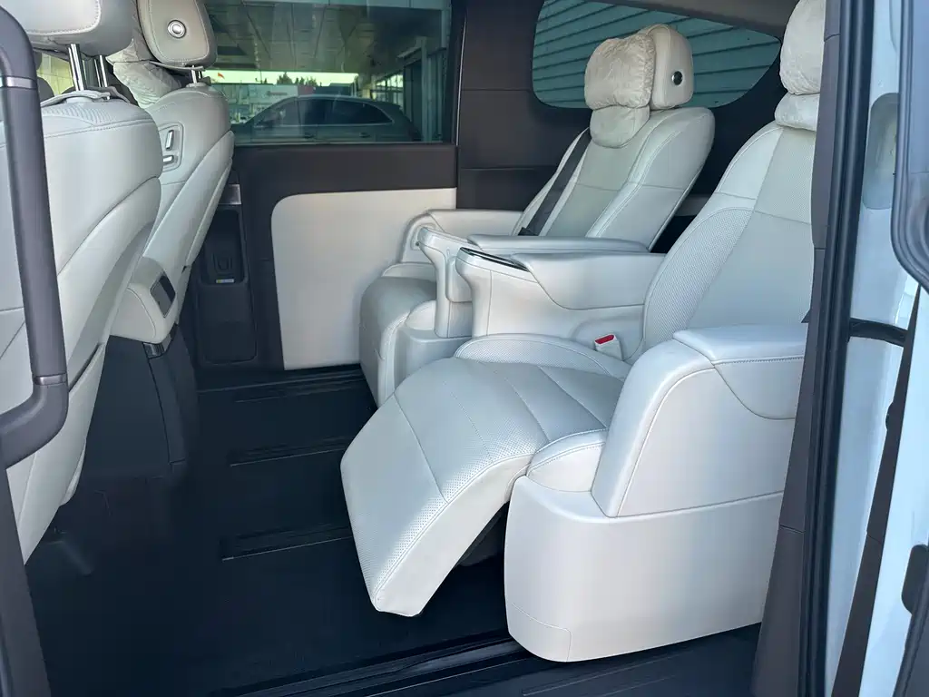 Li Auto MEGA 2024 Ultra
