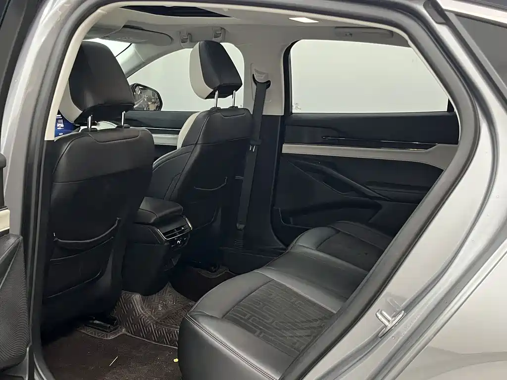 Ford Mondeo — миниатюра 12