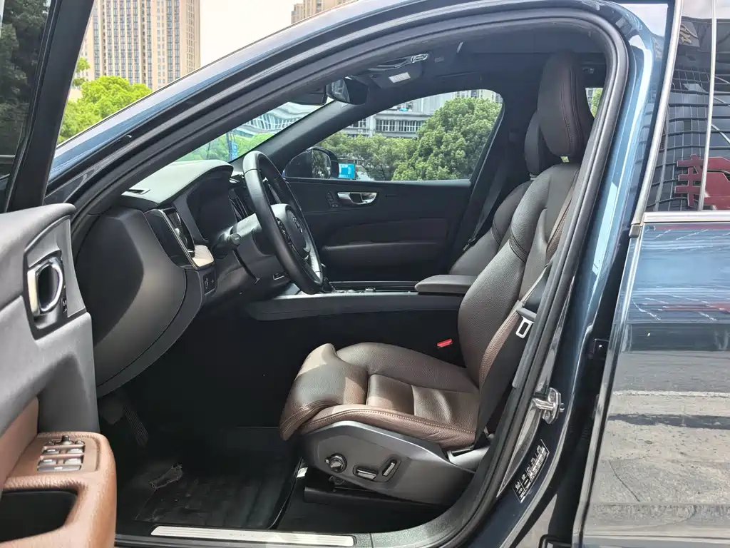 Volvo XC60 — миниатюра 7