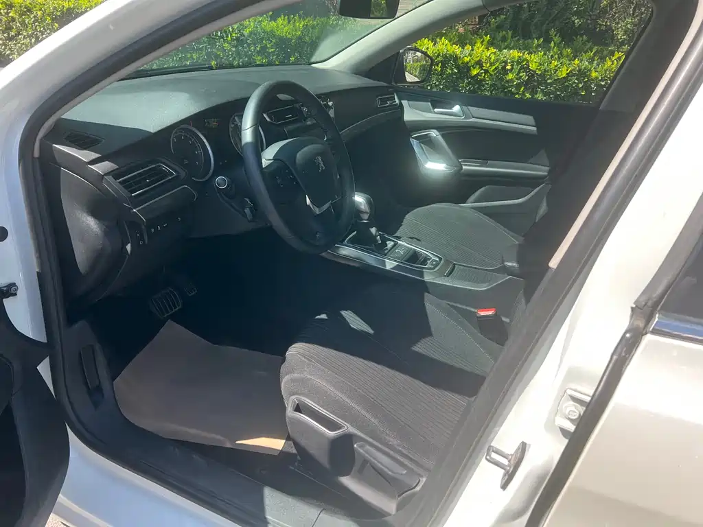 Peugeot 408 — миниатюра 7