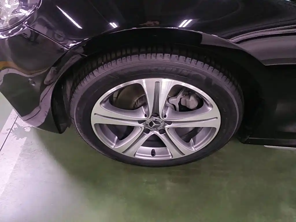Mercedes-Benz E-Class — миниатюра 23